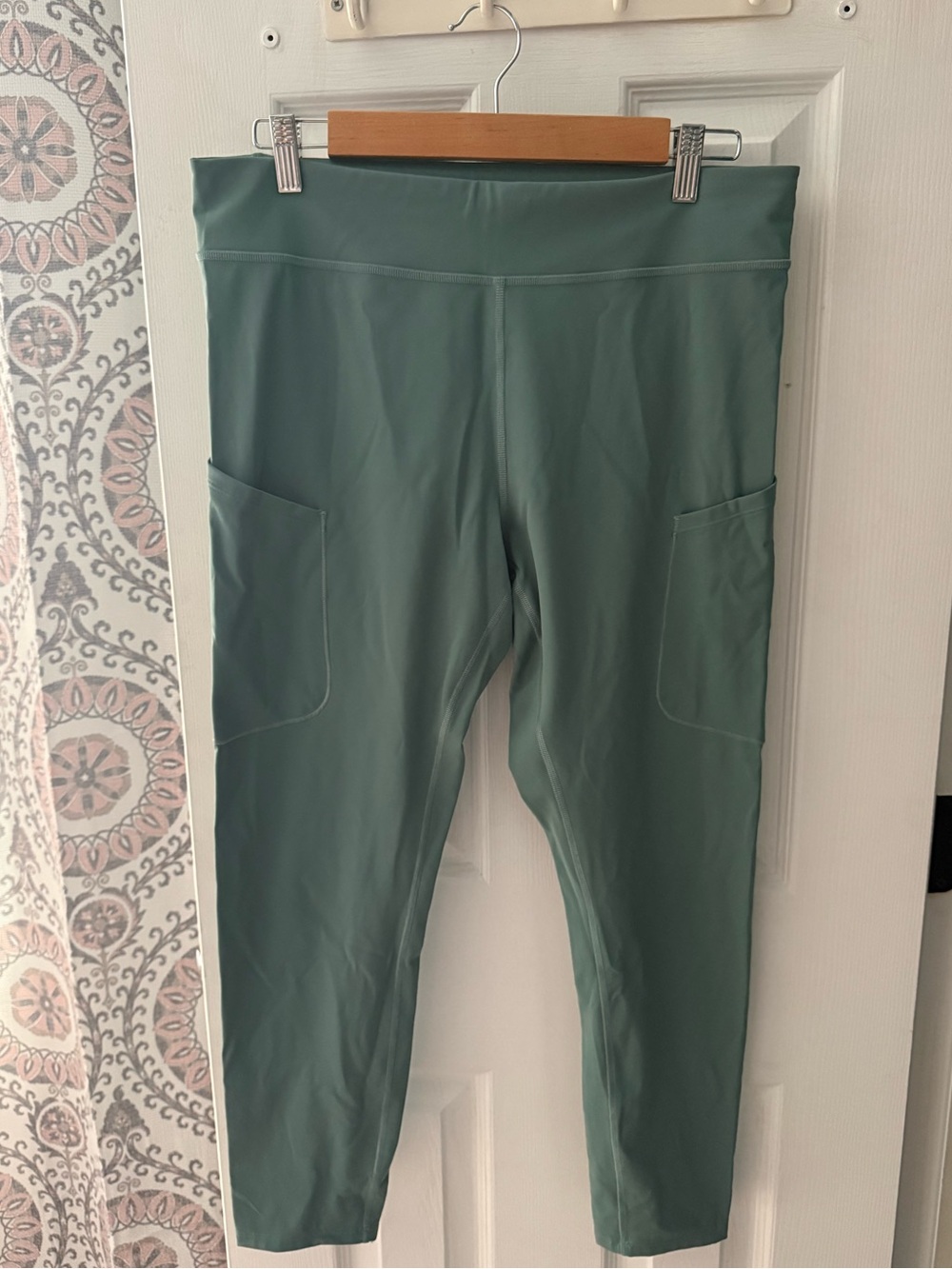 lululemon athletica Luxtreme High-Rise Training Tight 25” Size 12